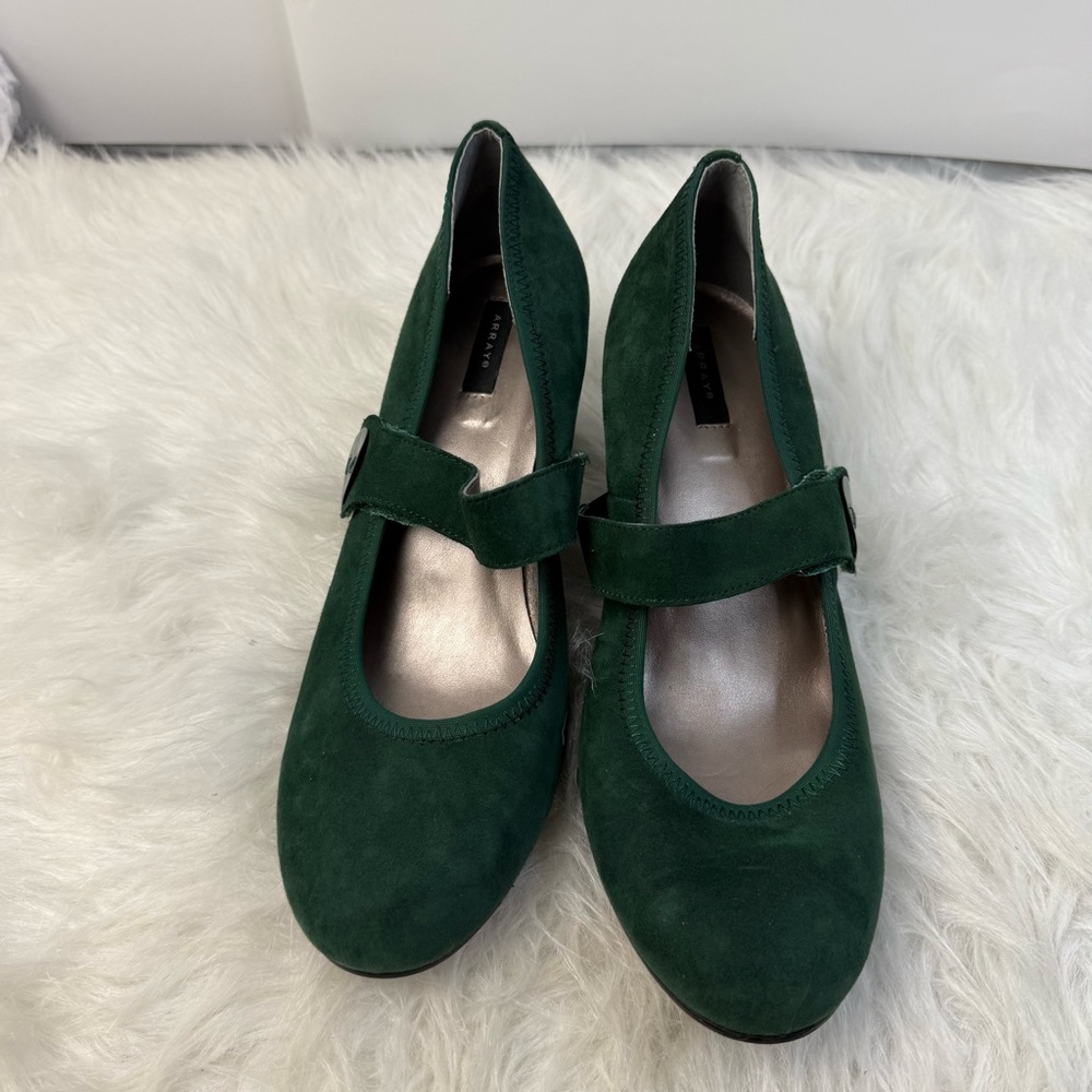 Array Green‎ Suede Low Heel Women’s Size 9.5